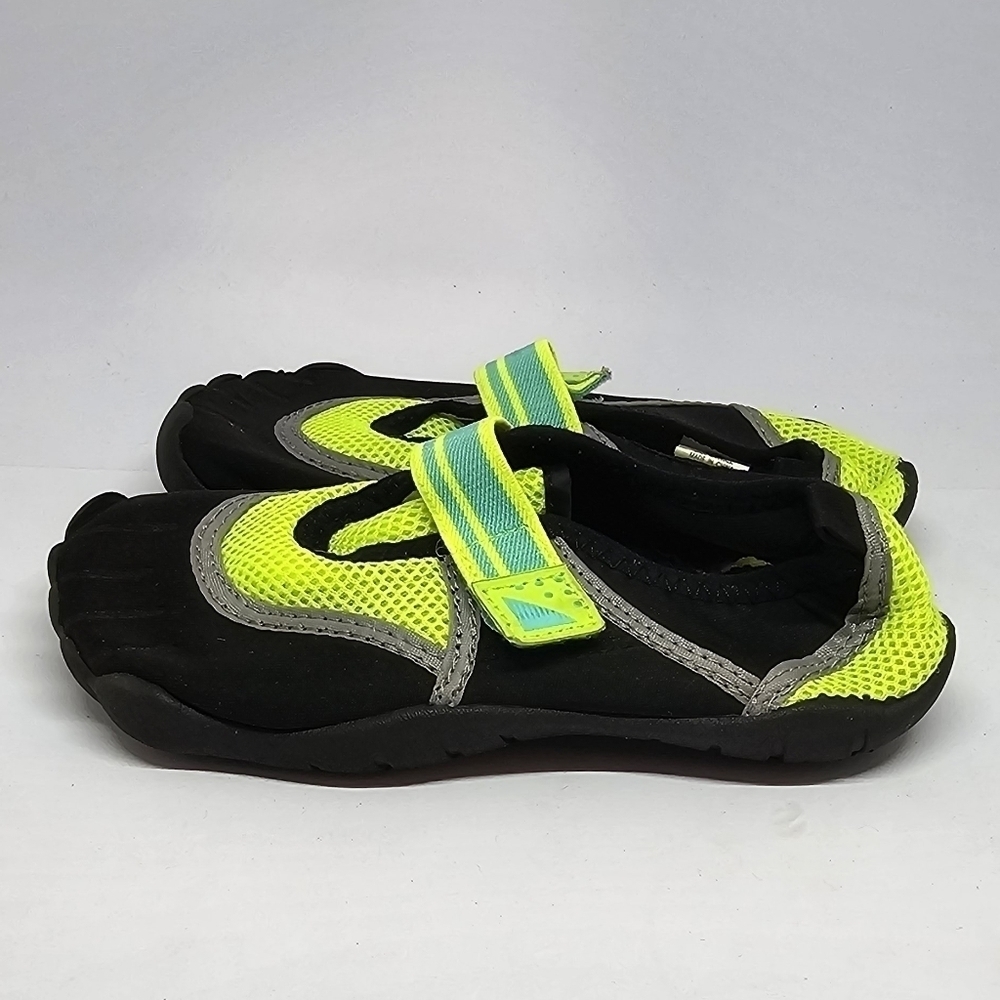 Size 12 | Unisex kids green and black water shoes
